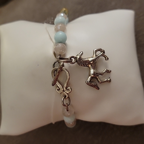 HANDMADE Rose Quartz Jade Floral Czech Glass Beaded Horse Charm Bracelet - Picture 6 of 6
